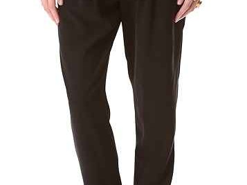 挑西装裤别再只看款式了！这块布料的水深得很