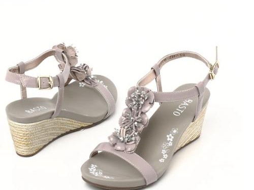 红裙子配鞋全攻略 从经典到意想不到的时髦方案