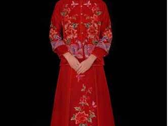红妆金线里的好生意：中式嫁衣加盟，正把文化穿成财富