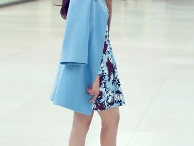蓝色裙子配外套穿搭指南 让你轻松穿出高级感