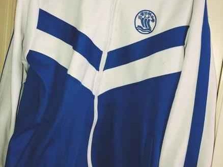 中学生校服穿衣搭配 天气这么冷，校服怎么穿？