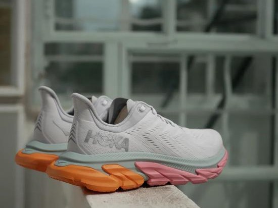 跑步穿错鞋？膝盖脚踝和你闹脾气，这篇避坑指南快收好！