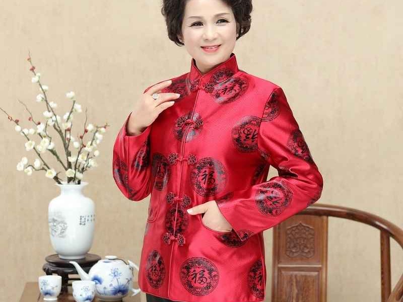 看了这篇，你再也不会觉得唐装是老气横秋的代名词了！