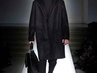 极简中式男装：一件有风骨的“轻松战袍”