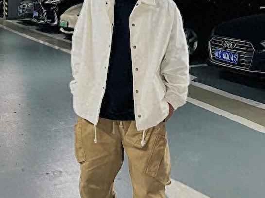 高个子瘦男生穿衣搭配秘籍：穿搭与身材无关，胖瘦男生都能穿出自信型格