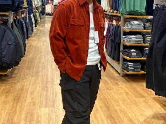 胖男生穿搭秘籍：肚子大也能穿出潮流范儿！