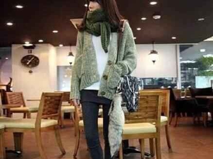 学生党秋冬穿衣搭配秘籍：温暖时尚两不误