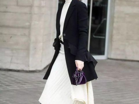 黑色大衣配裙子全攻略 解锁冬日优雅密码