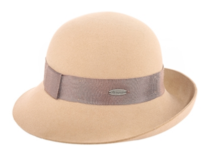 方脸帽子挑选指南 修饰轮廓提升魅力