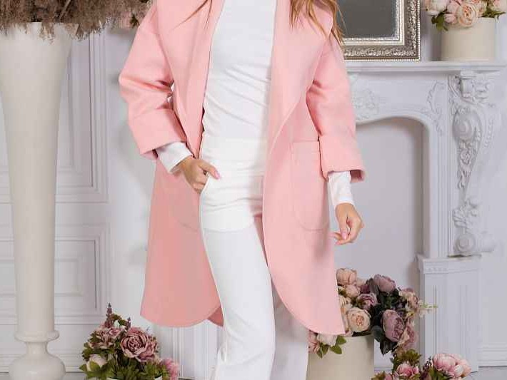 粉色裙子配上衣秘诀 穿出温柔高级感