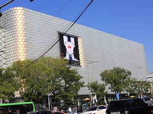 Galleria究竟是什么来头 从韩国百货巨头到Prada经典手袋的跨界传奇