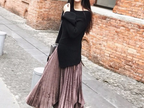 高腰百褶裙上衣搭配全指南 穿出风格解锁气质