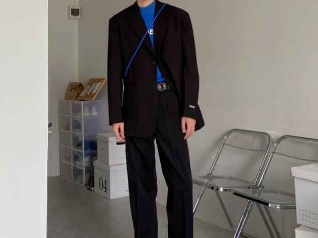 矮个子男生穿搭指南：175cm以下男士必学，宽松上衣+直筒裤，显高显瘦又时髦