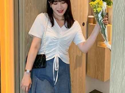 胖女孩穿衣搭配秘籍：微胖女生如何穿出自信与美丽